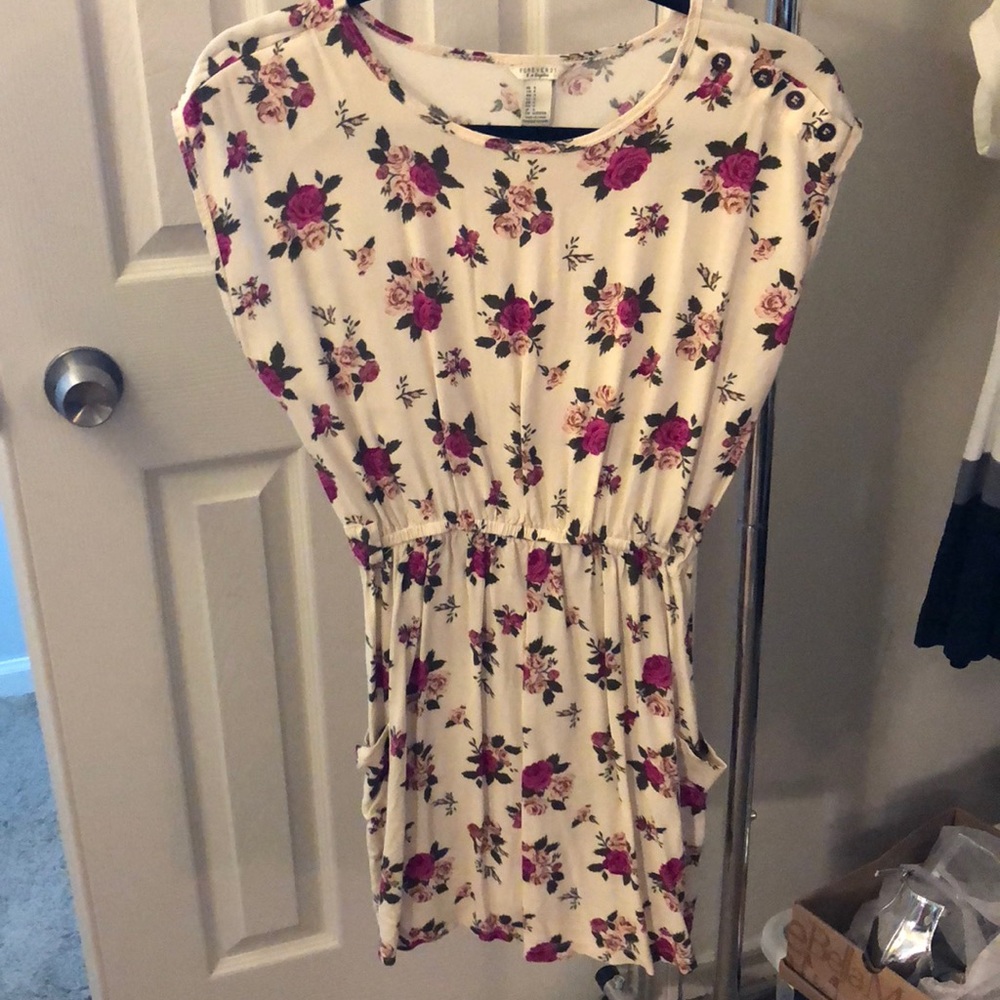 Rose floral dress with pockets